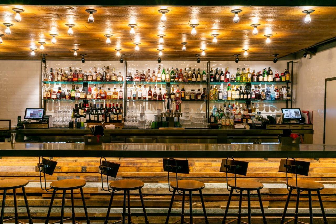 Bobby Hotel Нашвил Екстериор снимка